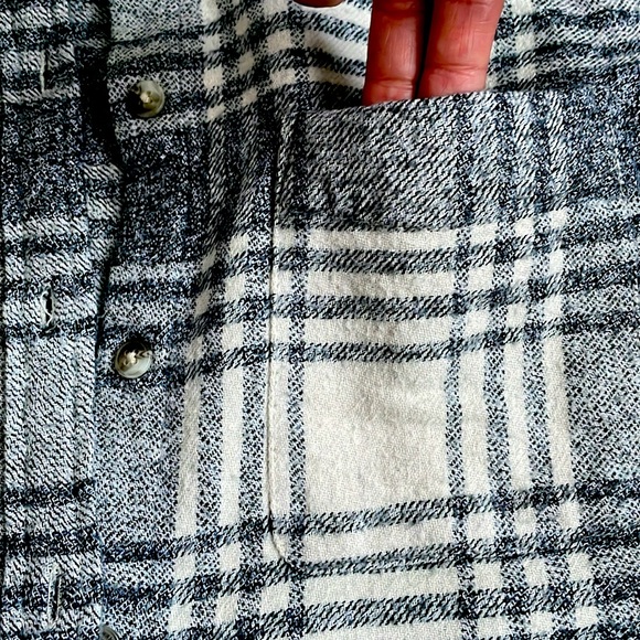 American Eagle Outfitters checkered shirt - Picture 4 of 6